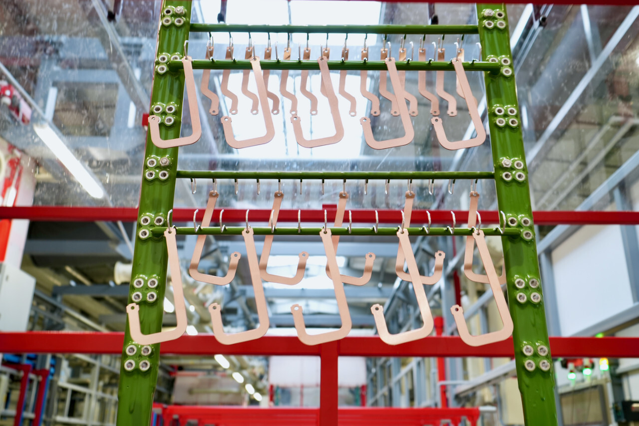 Plastic components ready for metallization